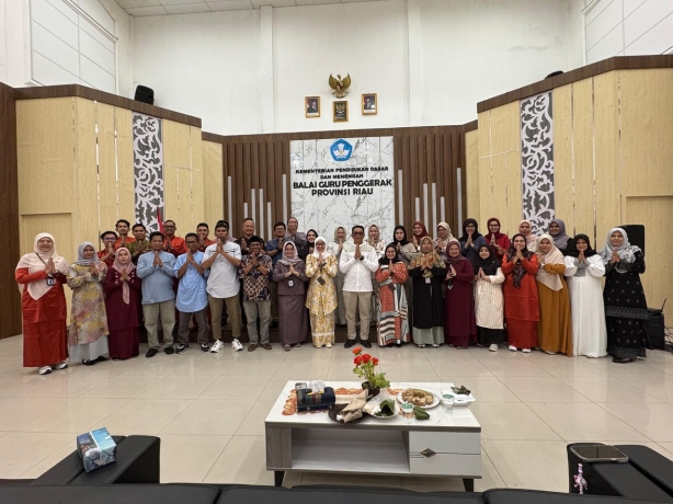 Halal bihalal & Tukar Kado 10 Ribu-an, Tapi Nilainya Tak Ternilai!