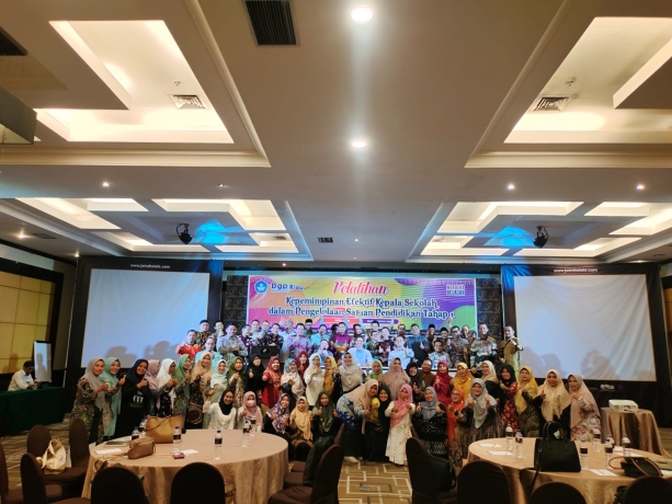 Kegiatan Pelatihan Kepemimpinan Efektif Kepala Sekolah Tahap 1, 2, dan 3: Meningkatkan Kualitas Pendidikan di Daerah