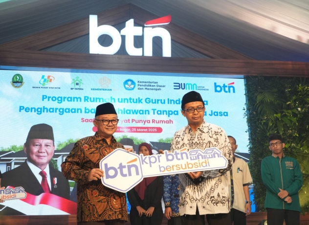 Pemerintah Serahkan Kunci Rumah Bersubsidi untuk Guru Serentak di 8 Provinsi